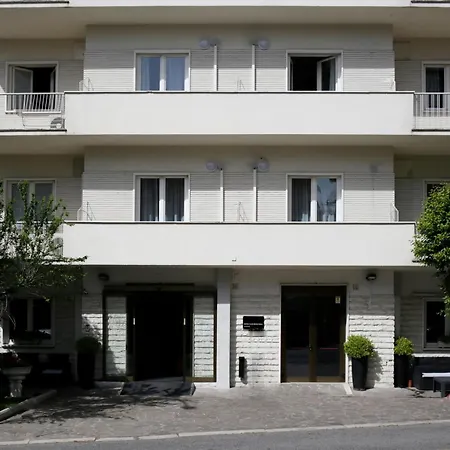 C-hotels Club House Отель 4*