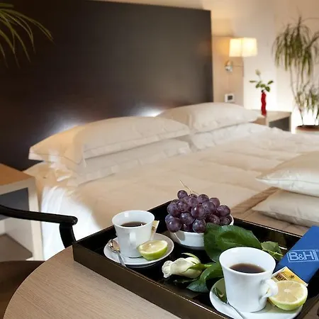 C-hotels Club House Отель 4*