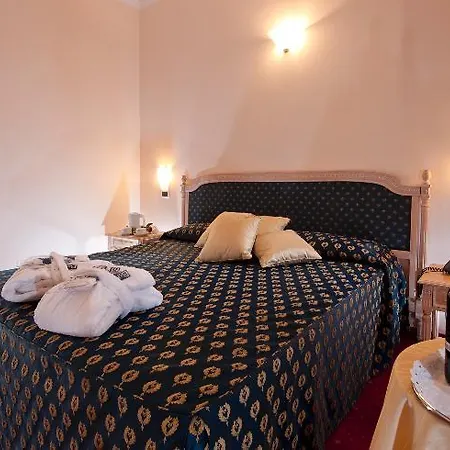 C-hotels Club House 4* Řím