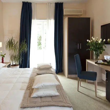 Отель C-hotels Club House 4*