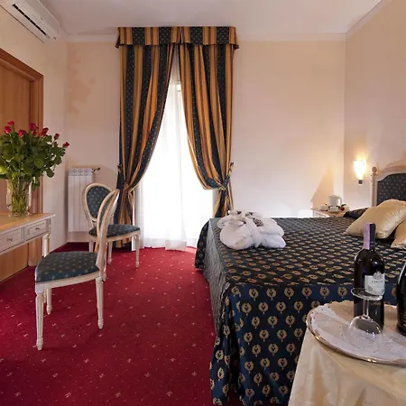 C-hotels Club House Отель 4*